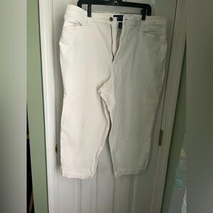 White Cropped Pants